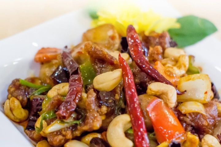 ไก่ผัดเม็ดมะม่วงหิมพานต์